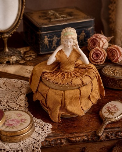 Antica half doll porcellana - doll,