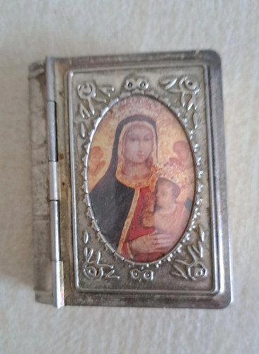 Antica scatolina icona libro