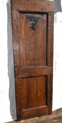 Porta antica chiodata - ,